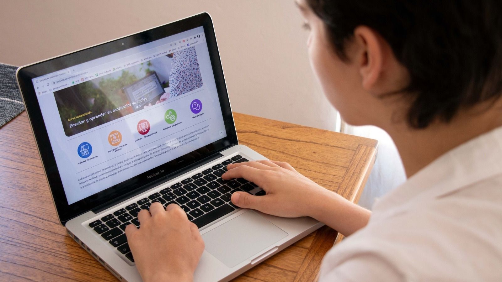 Los bonaerenses podrán inscribirse a "Terminá la Secundaria", el programa elegido por Tagliafico para finalizar sus estudios